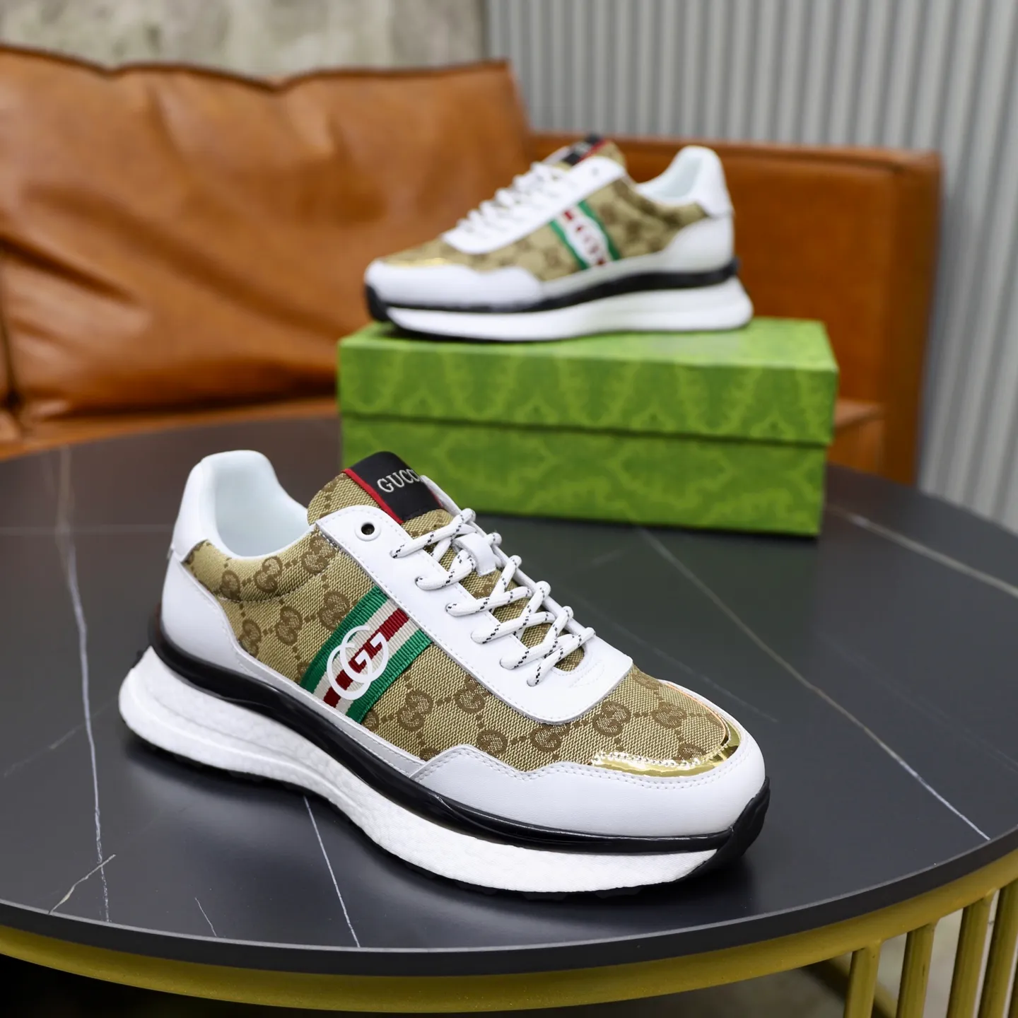Ex-factory price: 462💰🙅‍♂️🙅‍♂️🙅‍♂️ Brand: GUCCI Standard code: 38-44 (45 customized) Grade: Same as the official website Material: Original material splicing Comfortable and breathable lining Lightweight and wear-resistant sports outsole Style category: Men's fashionable casual shoes Running sneakers Distinguished luxury brand elements Top luxury Color: actual picture color